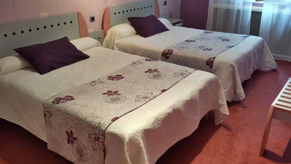 Contact Hotel Limoges - Hotel Des Deux Moulins エクステリア 写真