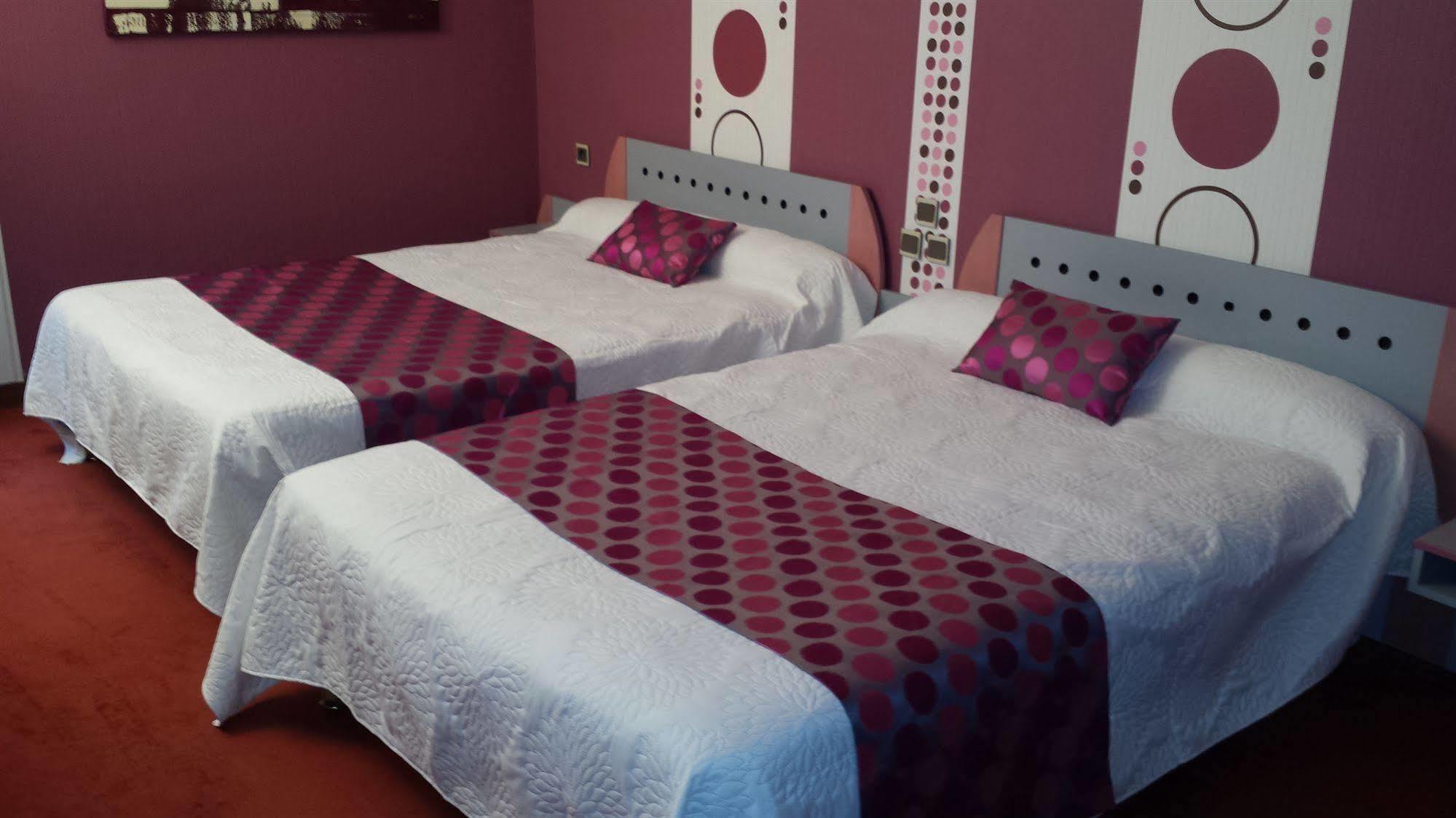 Contact Hotel Limoges - Hotel Des Deux Moulins エクステリア 写真